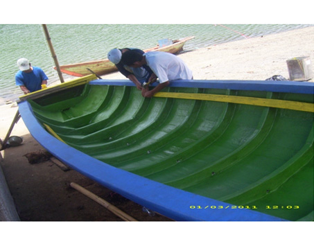 Mengecat Perahu Fiberglass jual beli  dan pemesanan perahu kapal fiberglass